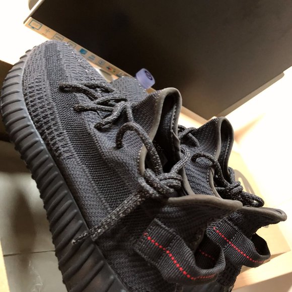 Yeezy 350 V2 Black main image 4